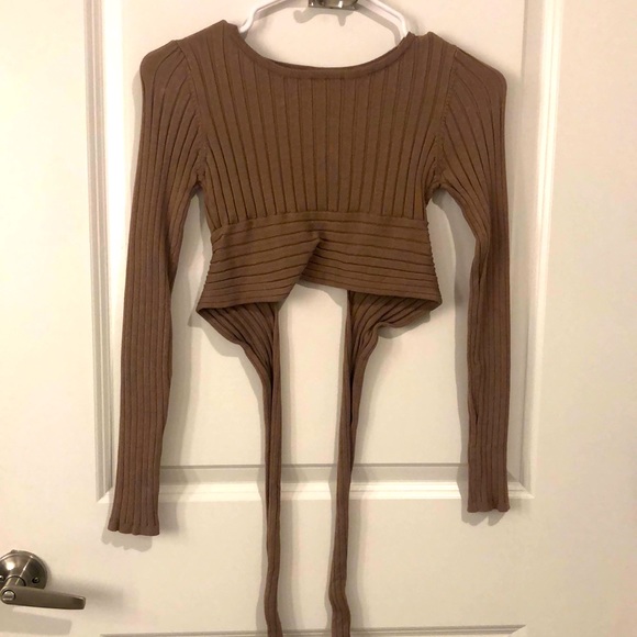 Pink Lily crop top XS- Taupe/brown color. - Picture 3 of 4